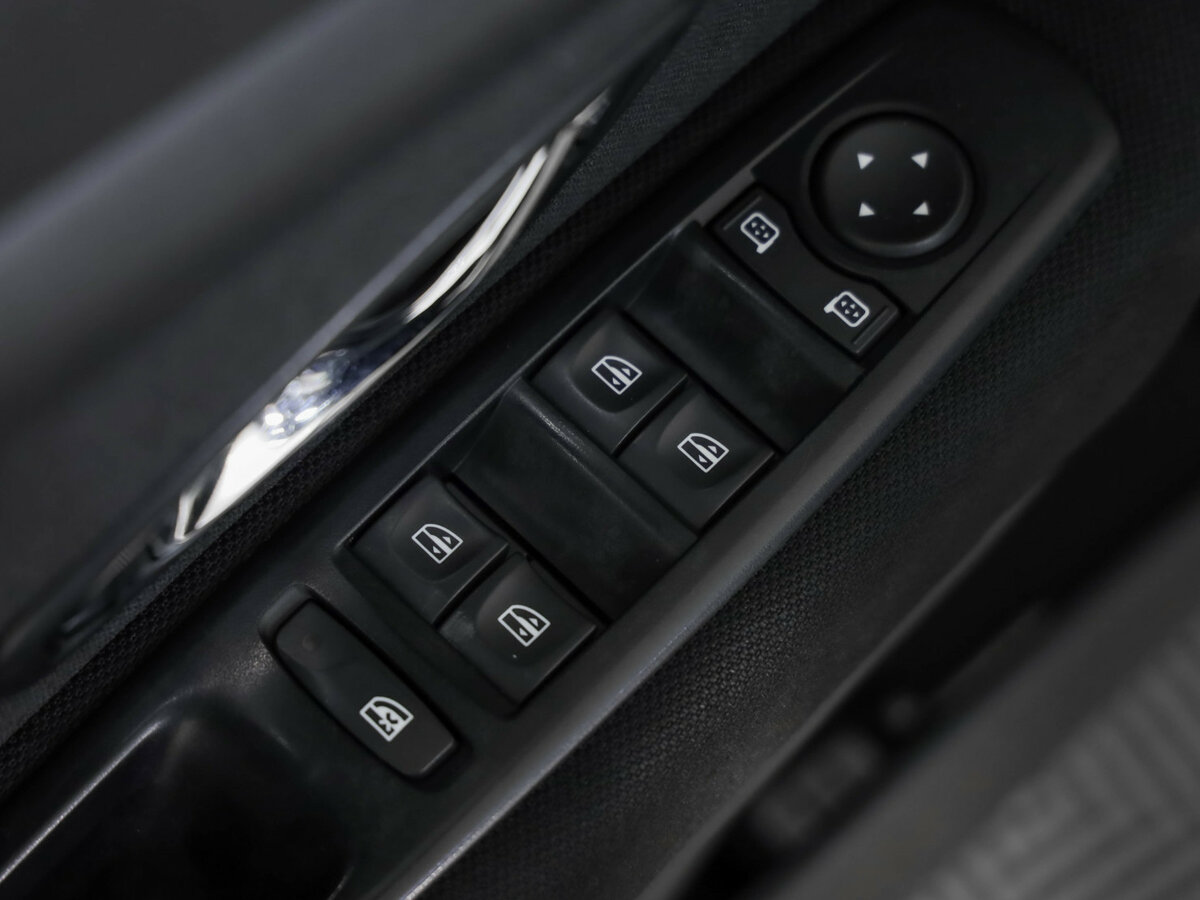 Купить Renault Fluence с пробегом. Фото: #16