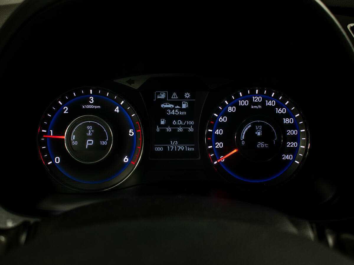 Купить Hyundai i40 с пробегом. Фото: #8