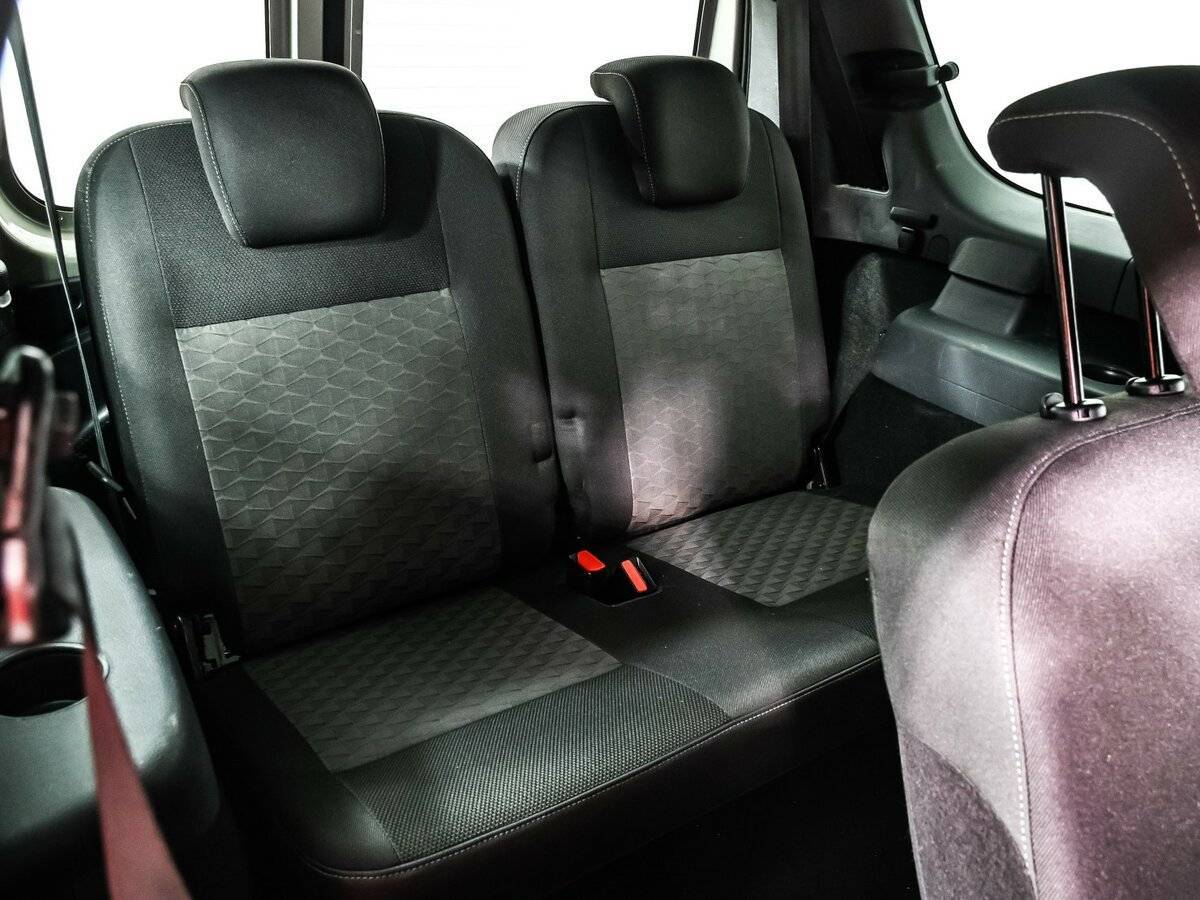 Купить Lada (ВАЗ) Largus с пробегом. Фото: #13