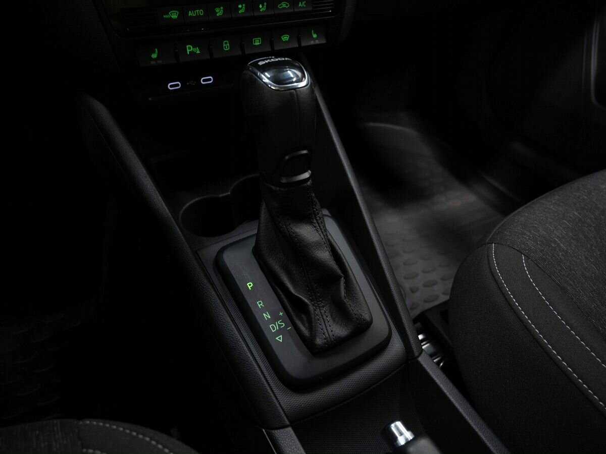 Купить Skoda Rapid с пробегом. Фото: #21