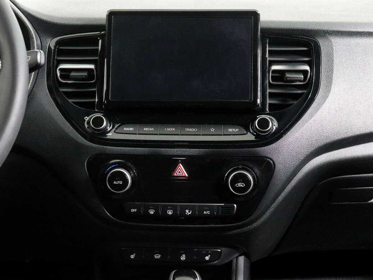 Купить Hyundai Solaris с пробегом. Фото: #11