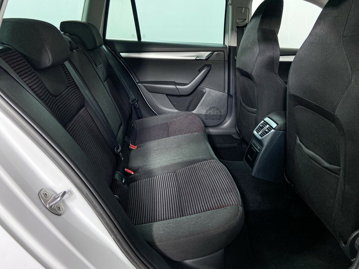 Купить Skoda Octavia с пробегом. Фото: #10