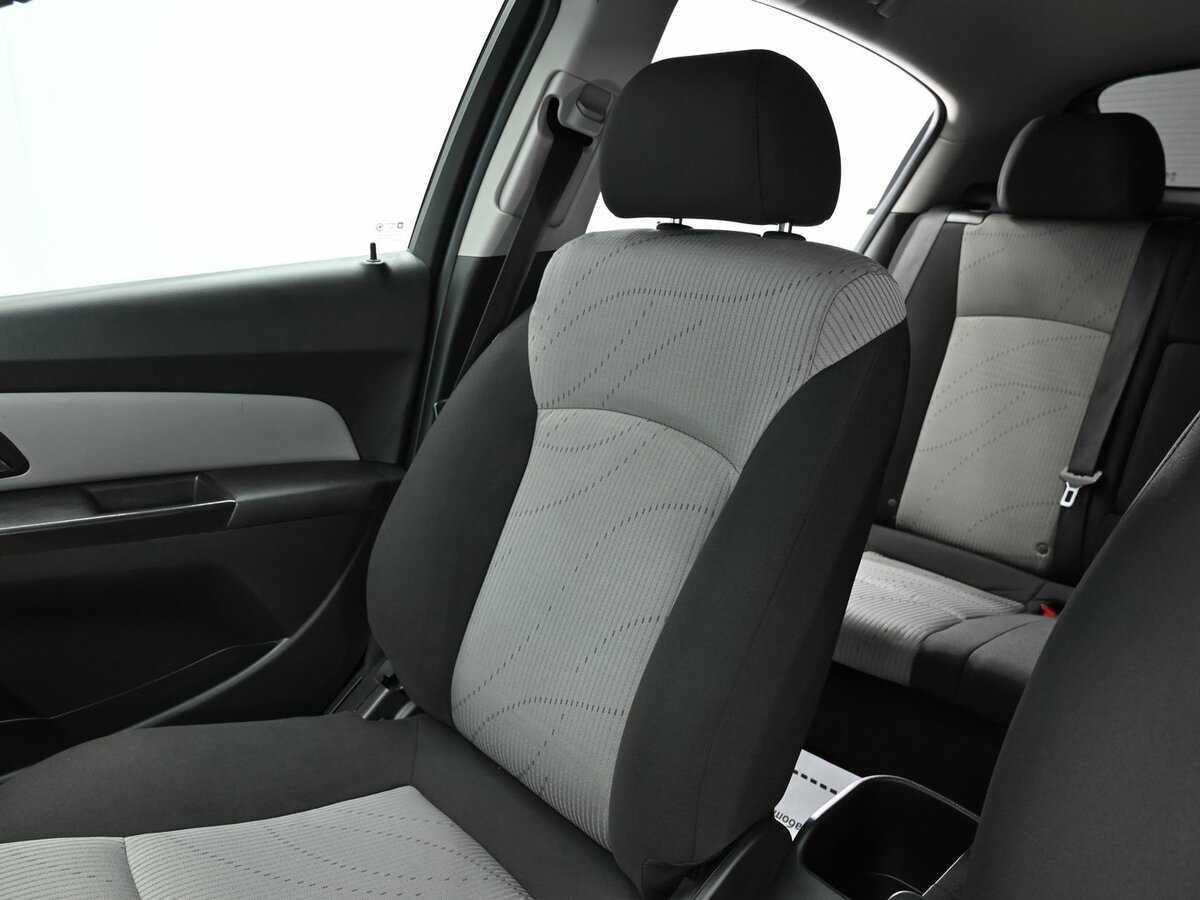 Купить Chevrolet Cruze с пробегом. Фото: #12