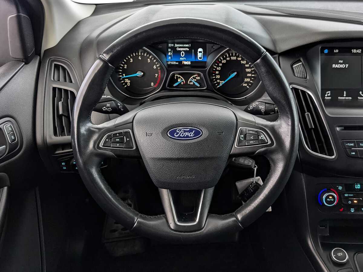 Купить Ford Focus с пробегом. Фото: #17