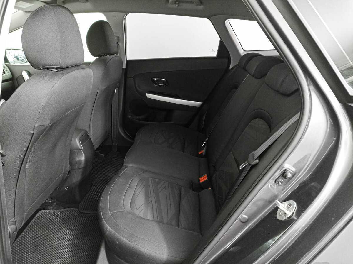 Купить Kia Ceed с пробегом. Фото: #9