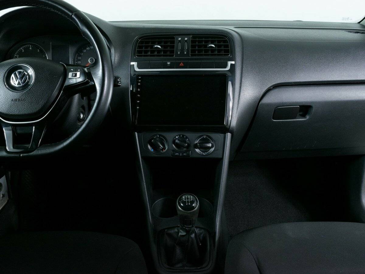 Купить Volkswagen Polo с пробегом. Фото: #8