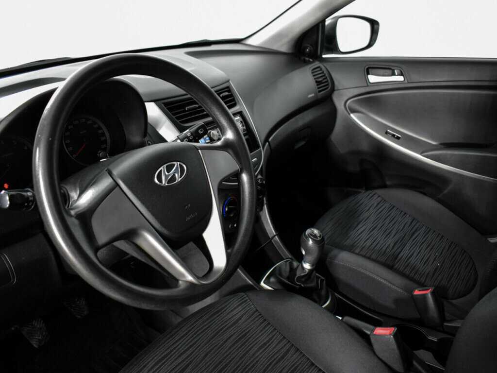 Купить Hyundai Solaris с пробегом. Фото: #8