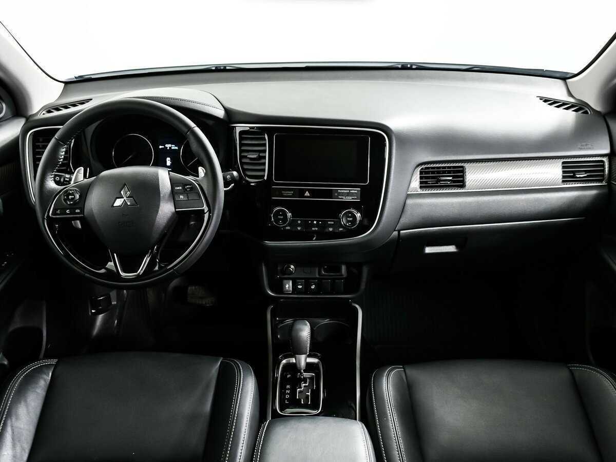 Купить Mitsubishi Outlander с пробегом. Фото: #10