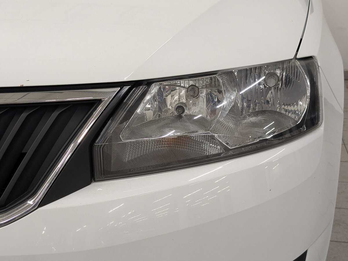 Купить Skoda Rapid с пробегом. Фото: #10