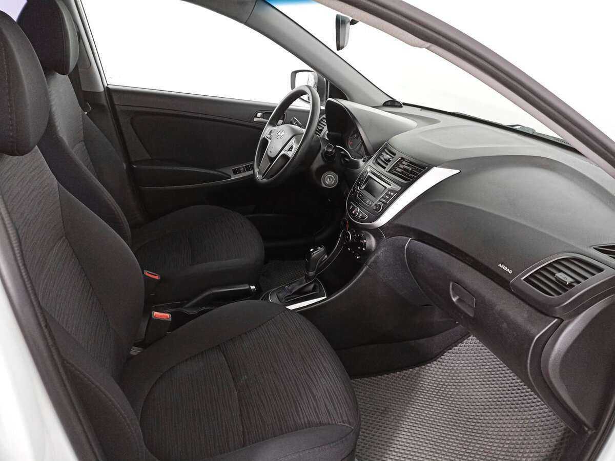 Купить Hyundai Solaris с пробегом. Фото: #8