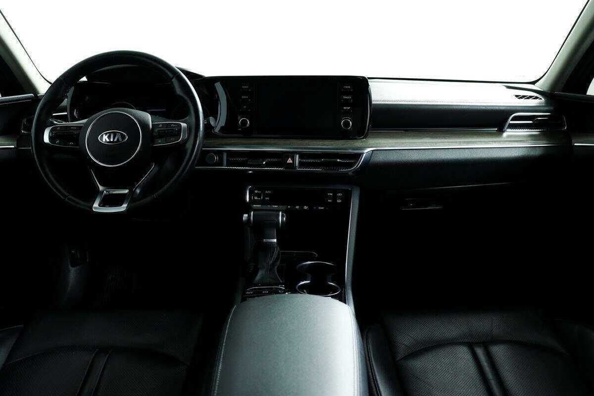 Купить Kia K5 с пробегом. Фото: #10