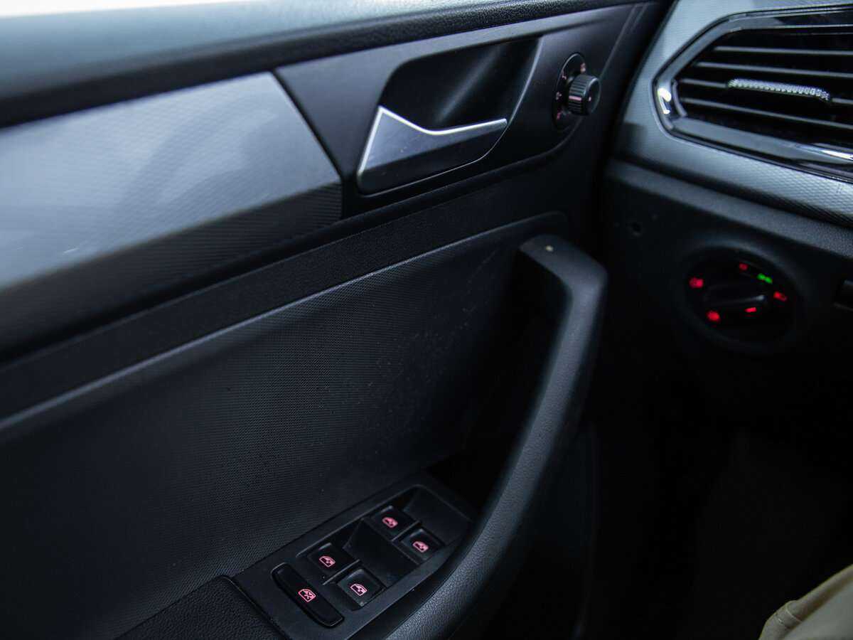 Купить Volkswagen Polo с пробегом. Фото: #8