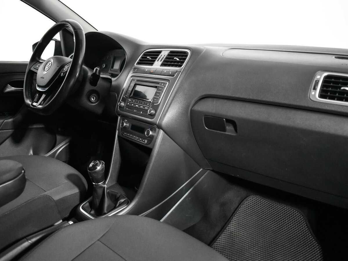 Купить Volkswagen Polo с пробегом. Фото: #8