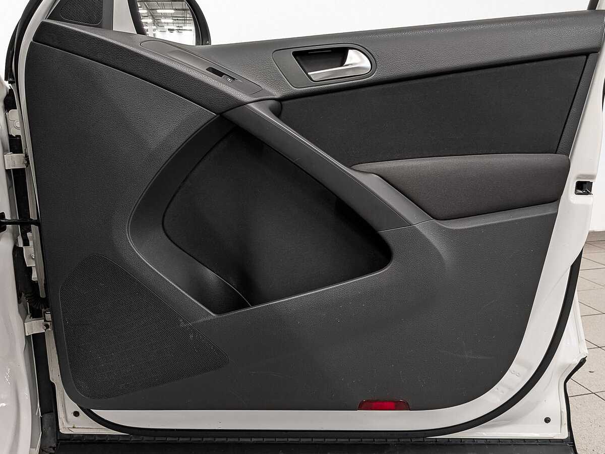 Купить Volkswagen Tiguan с пробегом. Фото: #22