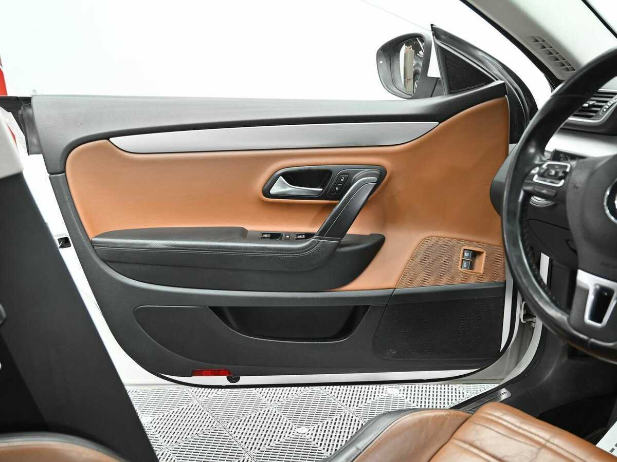 Купить Volkswagen Passat CC с пробегом. Фото: #6