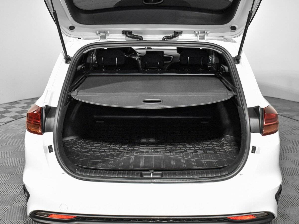 Купить Kia Ceed с пробегом. Фото: #16