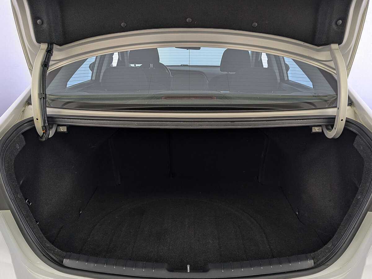 Купить Hyundai Elantra с пробегом. Фото: #9