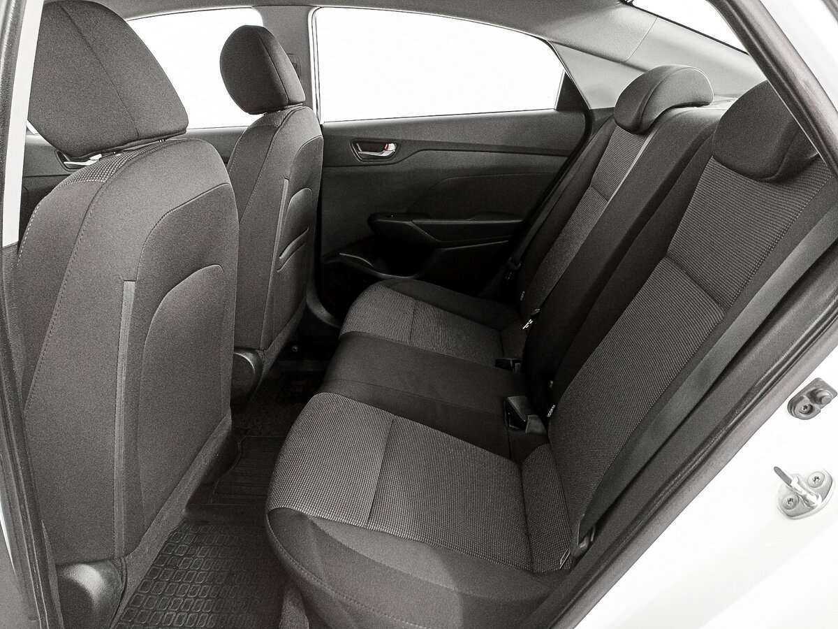 Купить Hyundai Solaris с пробегом. Фото: #9