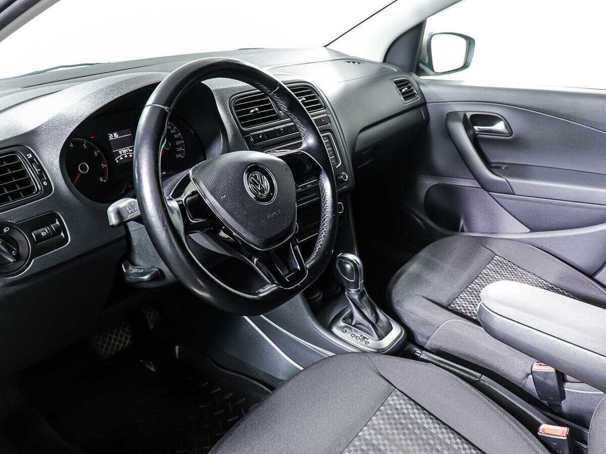 Купить Volkswagen Polo с пробегом. Фото: #11