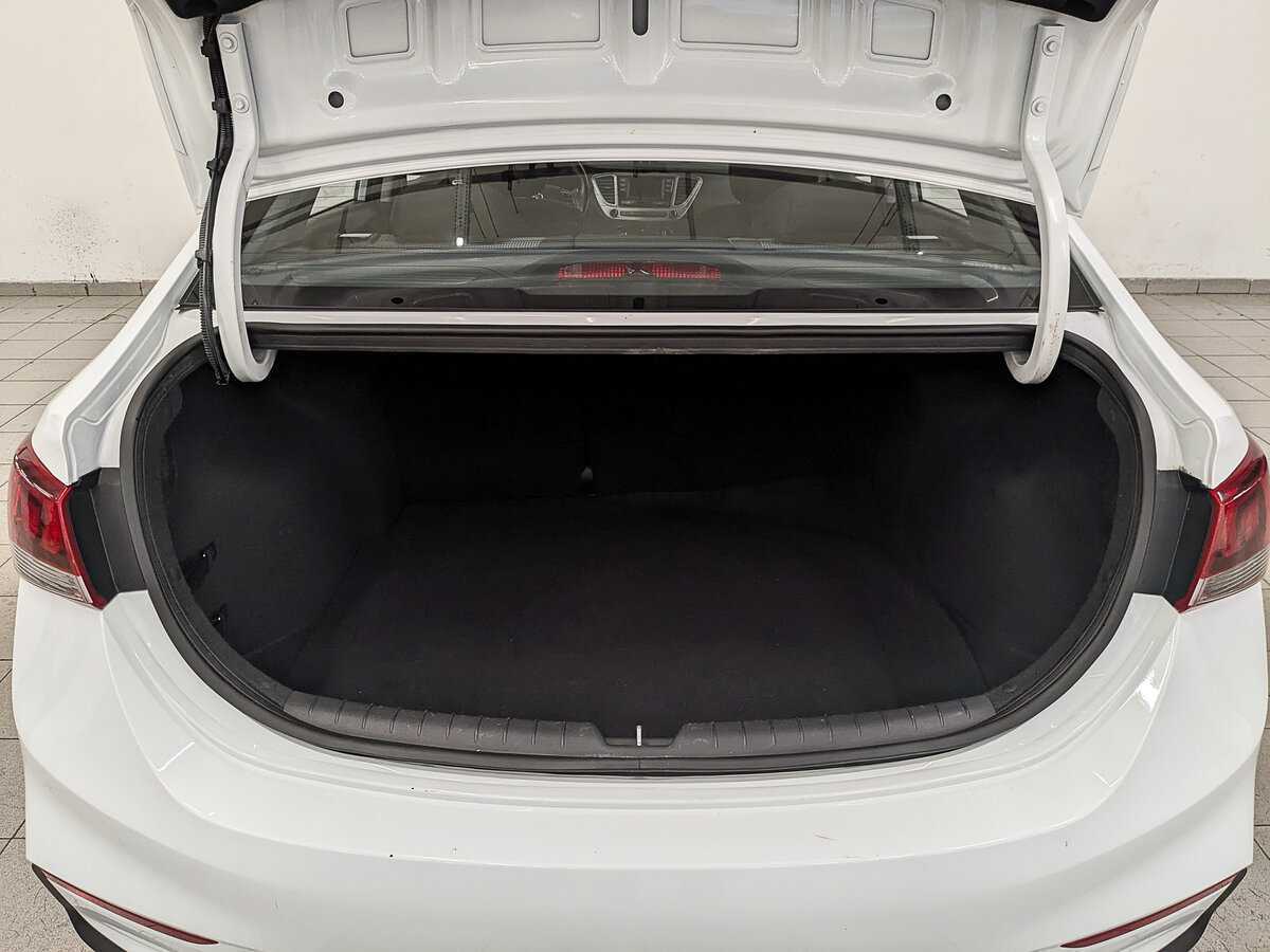 Купить Hyundai Solaris с пробегом. Фото: #9