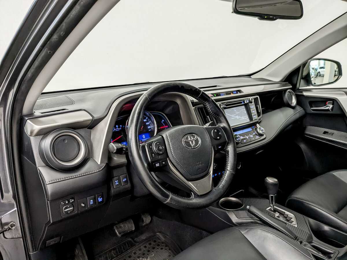 Купить Toyota RAV4 с пробегом. Фото: #15