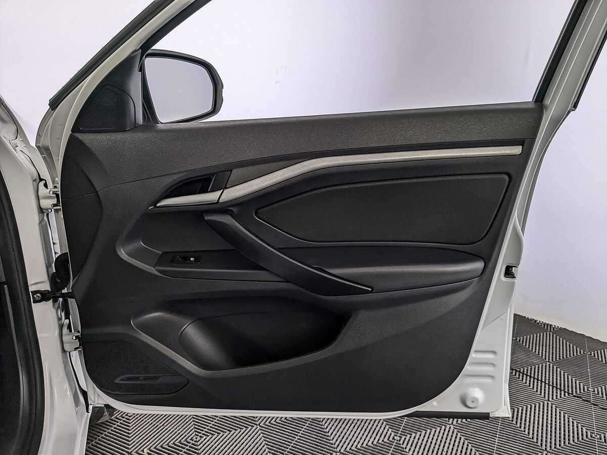 Купить Lada (ВАЗ) Vesta с пробегом. Фото: #24