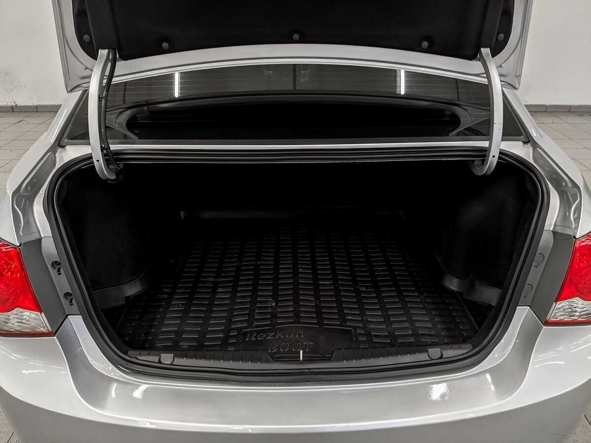 Купить Chevrolet Cruze с пробегом. Фото: #9