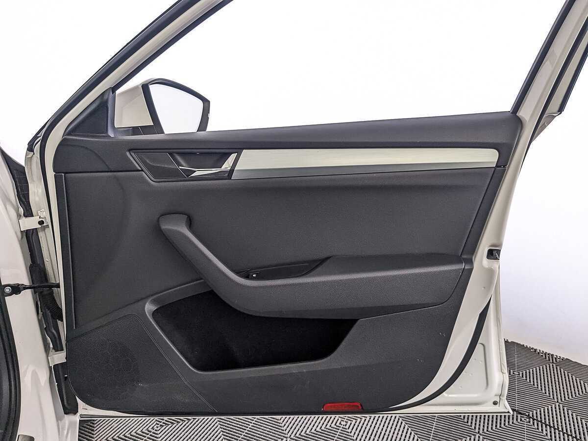 Купить Skoda Superb с пробегом. Фото: #24