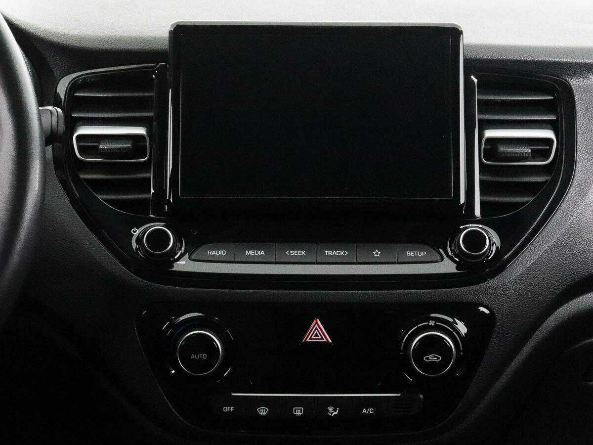 Купить Hyundai Solaris с пробегом. Фото: #10