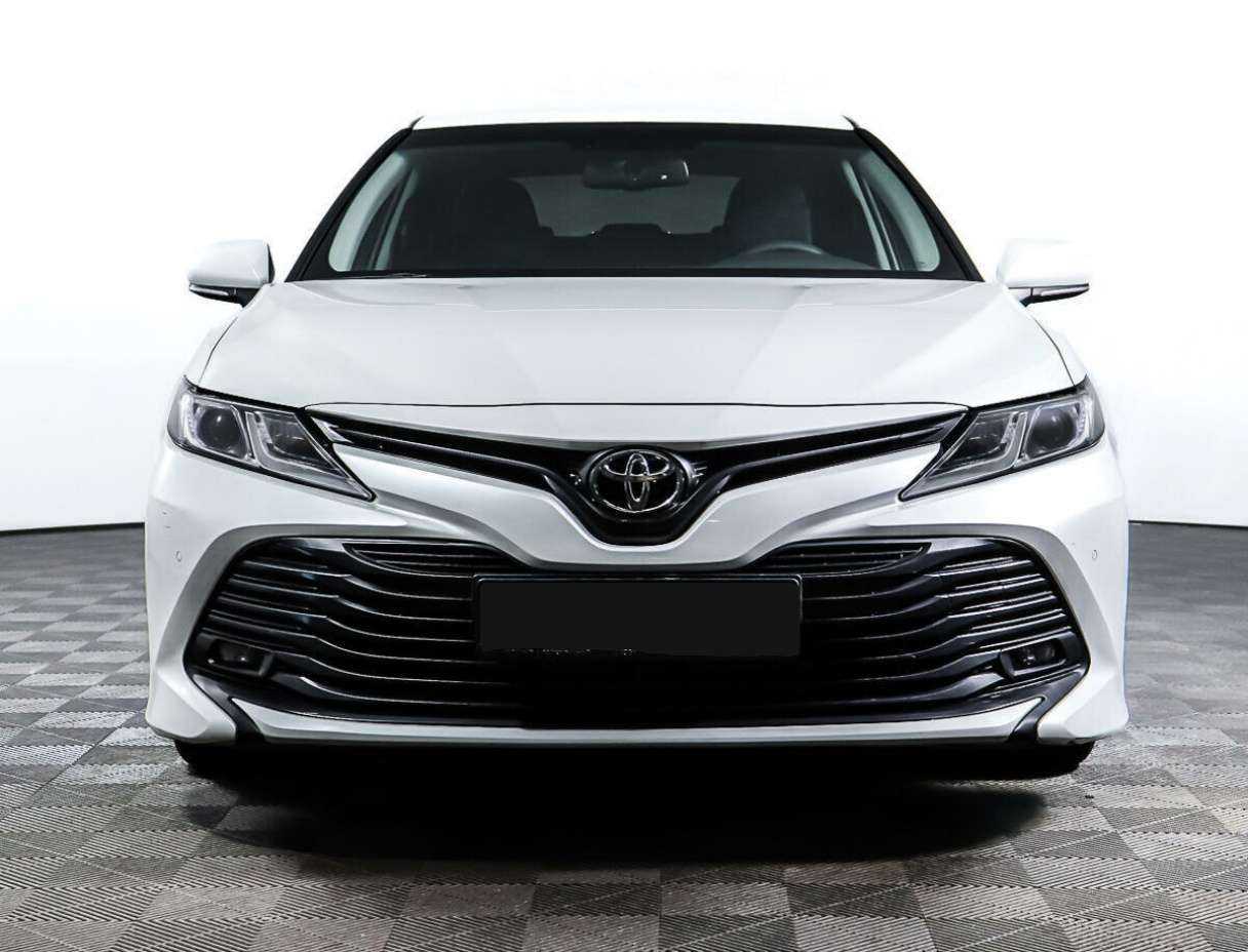 Купить Toyota Camry с пробегом. Фото: #1