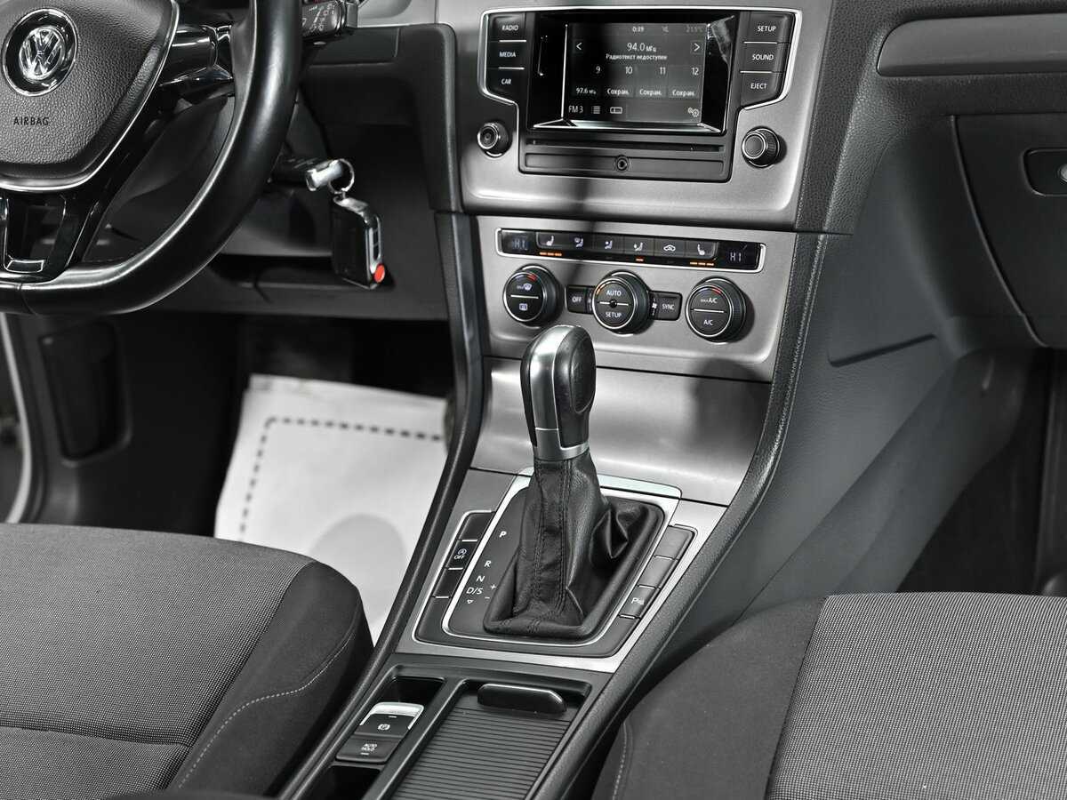 Купить Volkswagen Golf с пробегом. Фото: #8