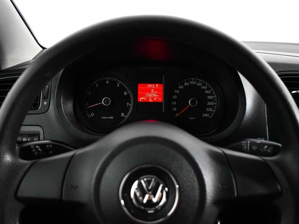 Купить Volkswagen Polo с пробегом. Фото: #10