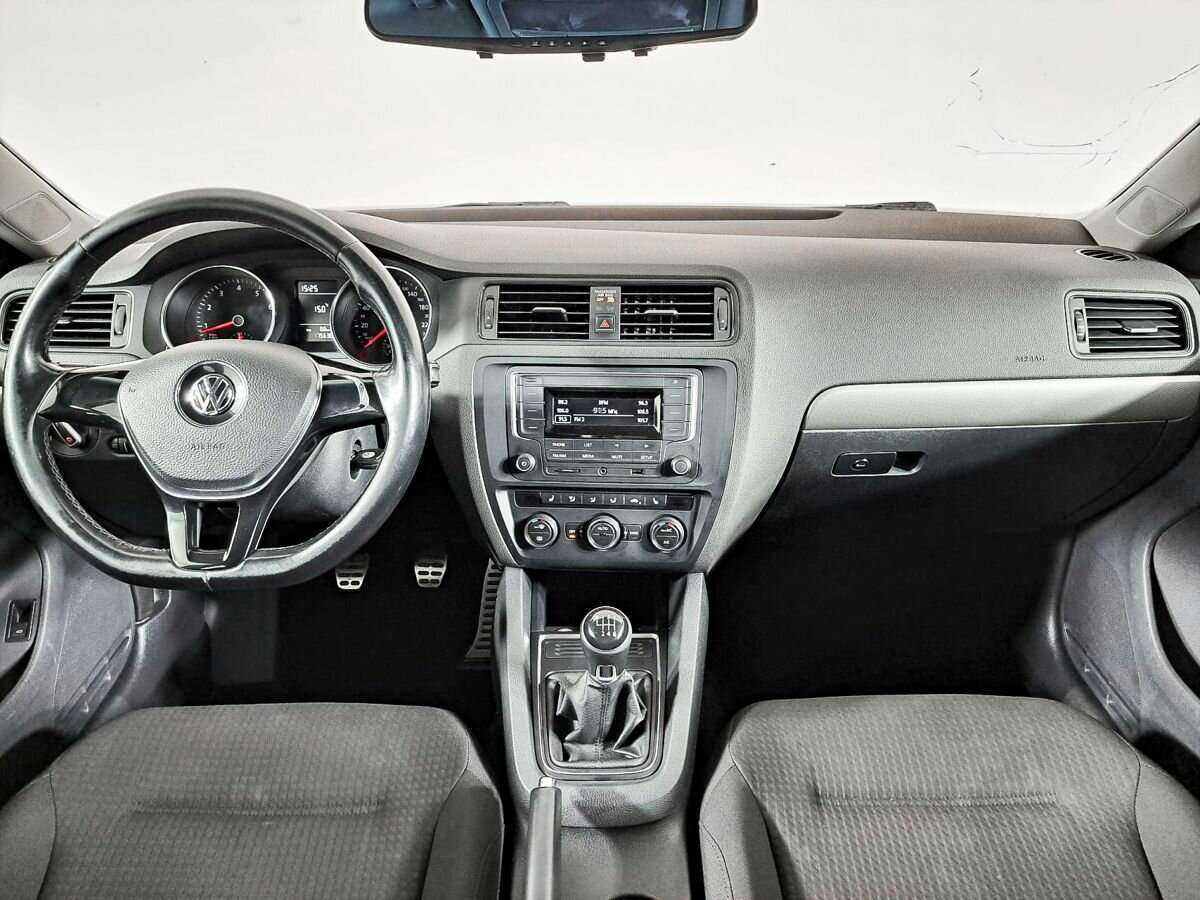 Купить Volkswagen Jetta с пробегом. Фото: #9