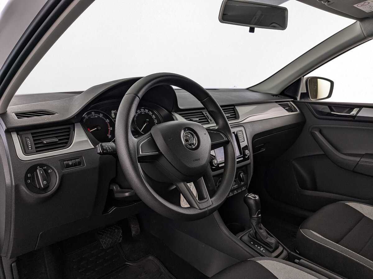 Купить Skoda Rapid с пробегом. Фото: #10