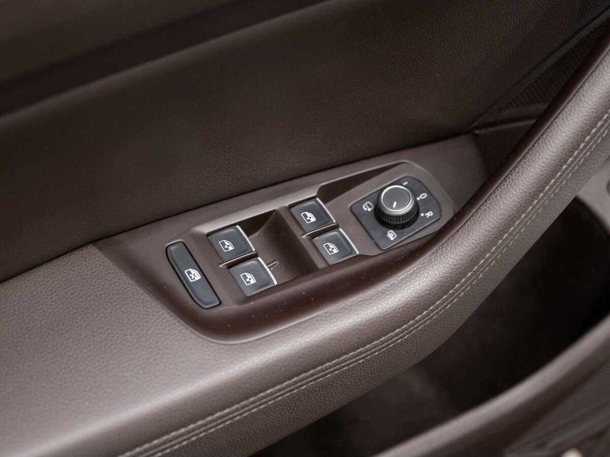 Купить Volkswagen Passat с пробегом. Фото: #15