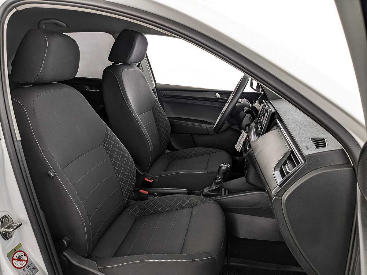 Купить Skoda Rapid с пробегом. Фото: #21