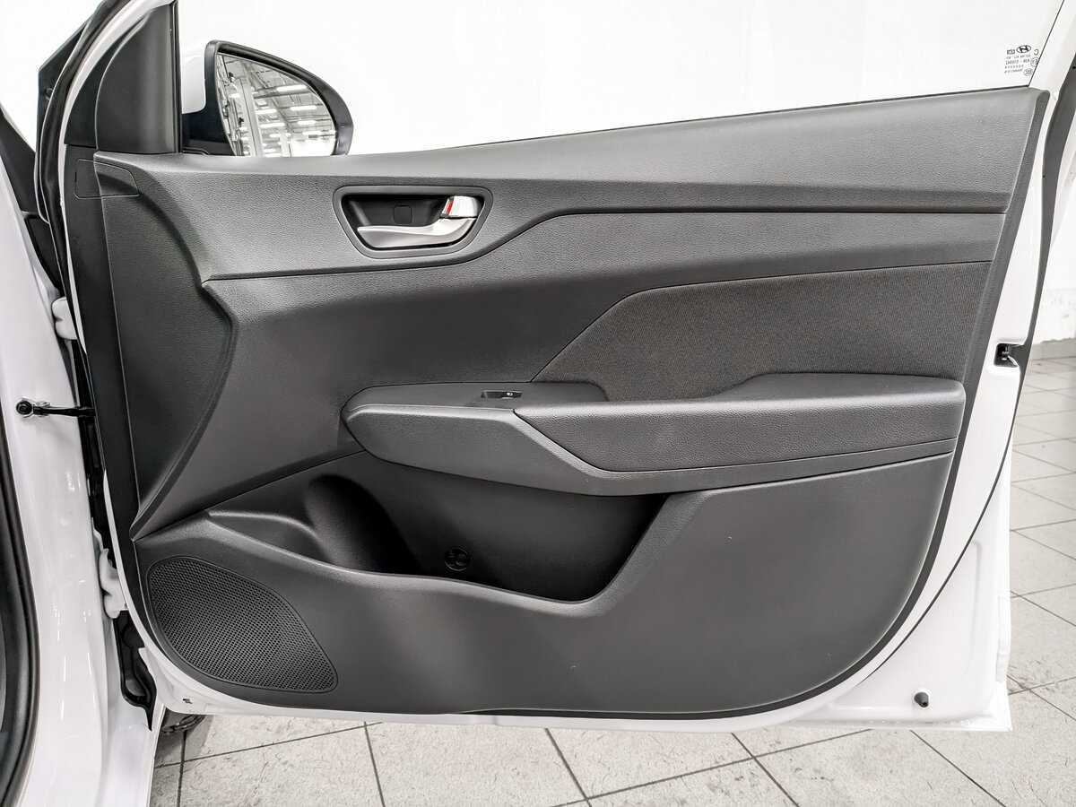 Купить Hyundai Solaris с пробегом. Фото: #21