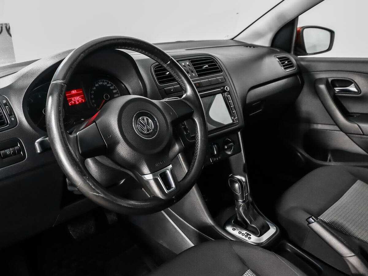 Купить Volkswagen Polo с пробегом. Фото: #8