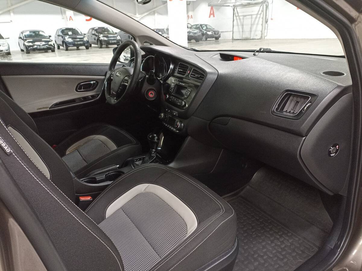 Купить Kia Ceed с пробегом. Фото: #10