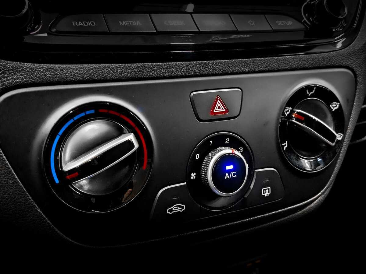 Купить Hyundai Solaris с пробегом. Фото: #24