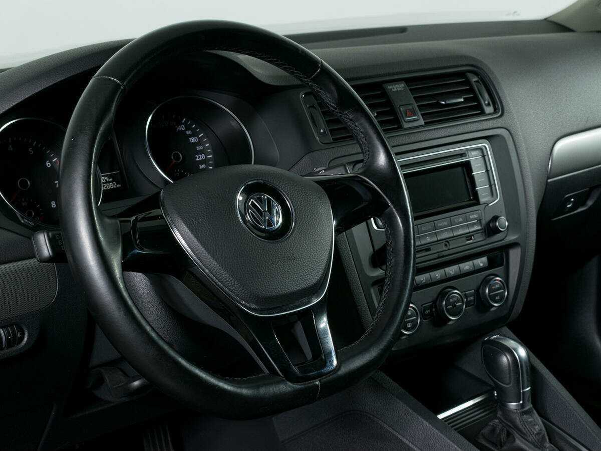 Купить Volkswagen Jetta с пробегом. Фото: #10