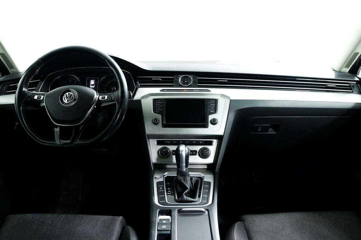 Купить Volkswagen Passat с пробегом. Фото: #10