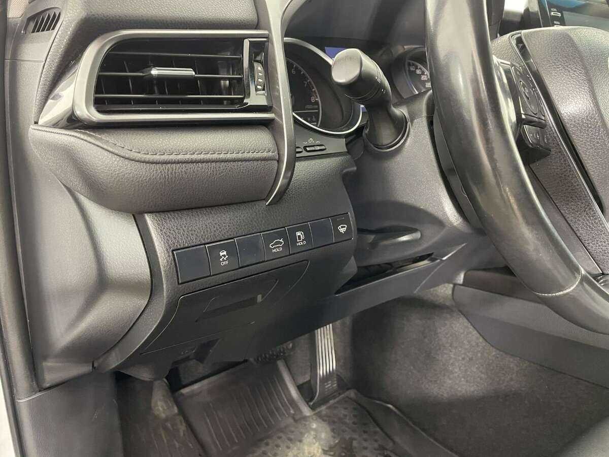 Купить Toyota Camry с пробегом. Фото: #8