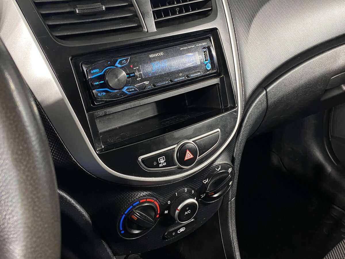 Купить Hyundai Solaris с пробегом. Фото: #12