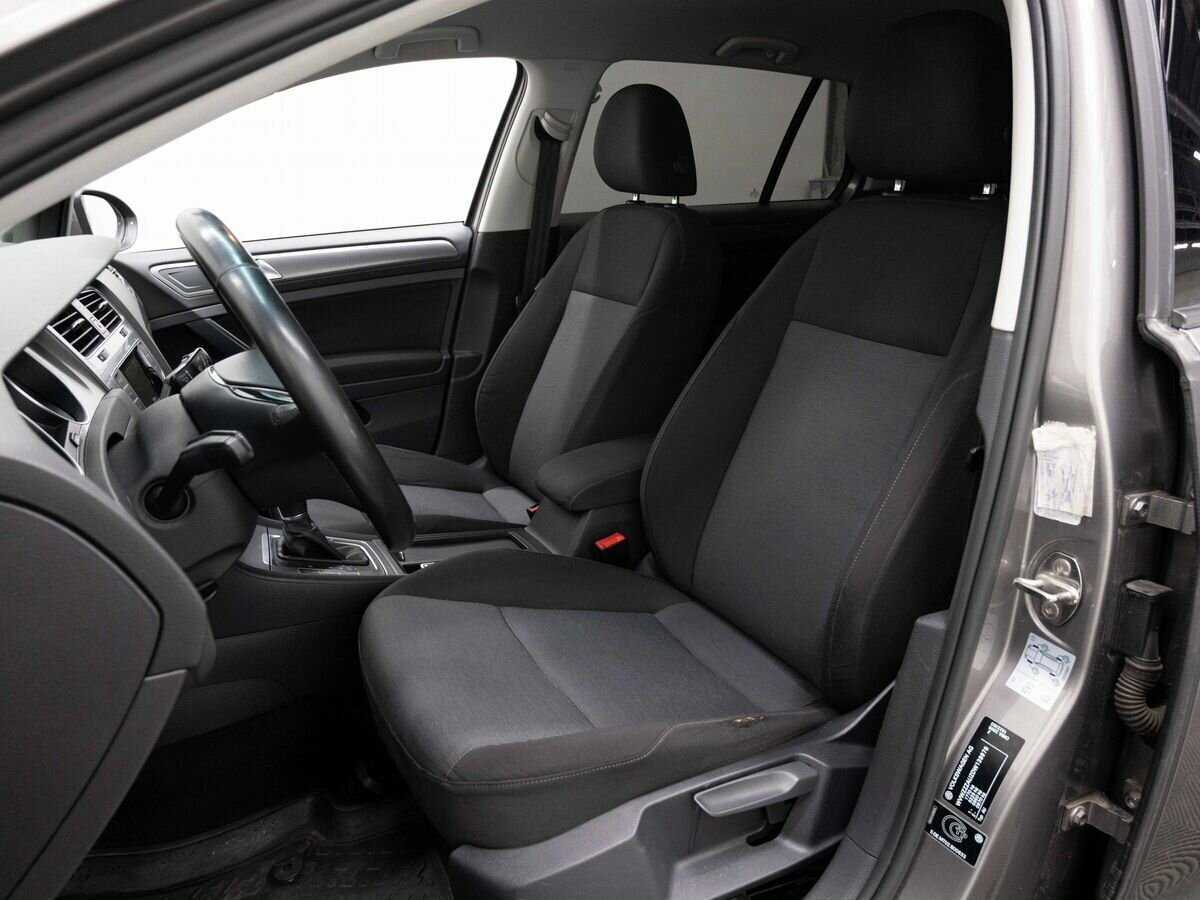 Купить Volkswagen Golf с пробегом. Фото: #9