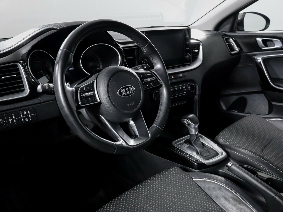 Купить Kia Ceed с пробегом. Фото: #10