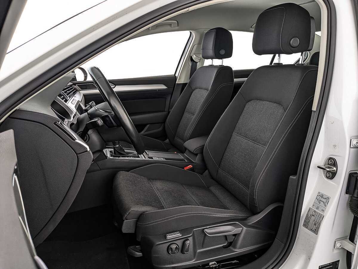 Купить Volkswagen Passat с пробегом. Фото: #19