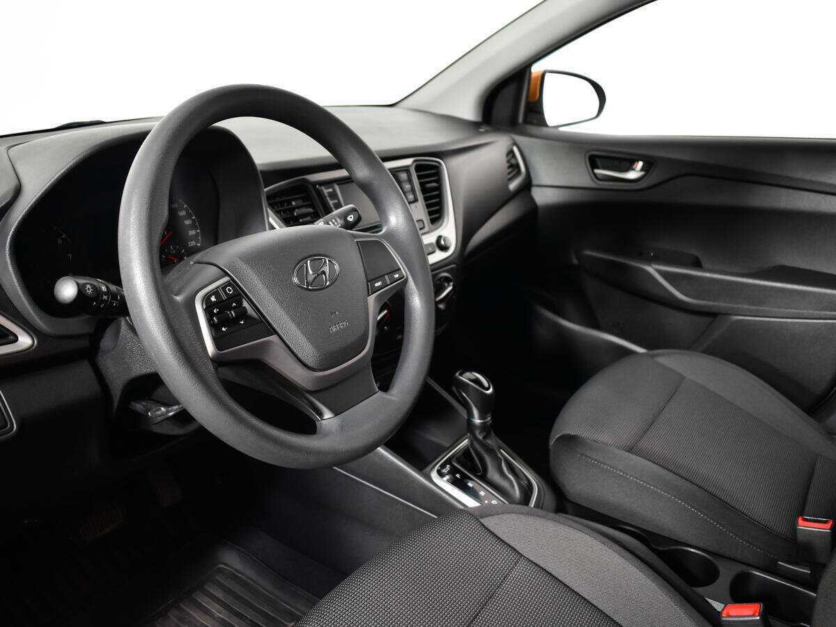 Купить Hyundai Solaris с пробегом. Фото: #10