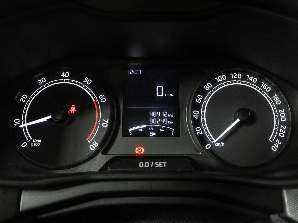 Купить Skoda Rapid с пробегом. Фото: #9
