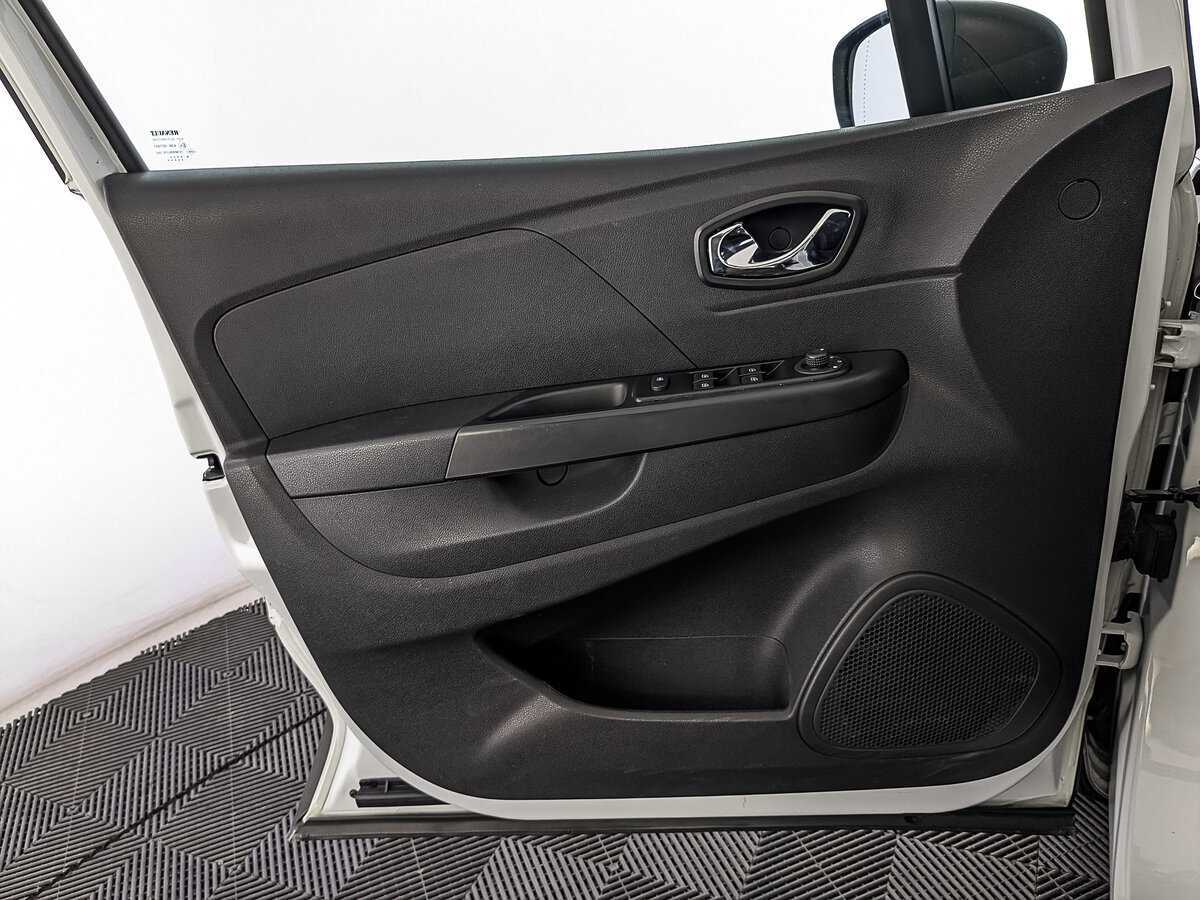 Купить Renault Kaptur с пробегом. Фото: #18